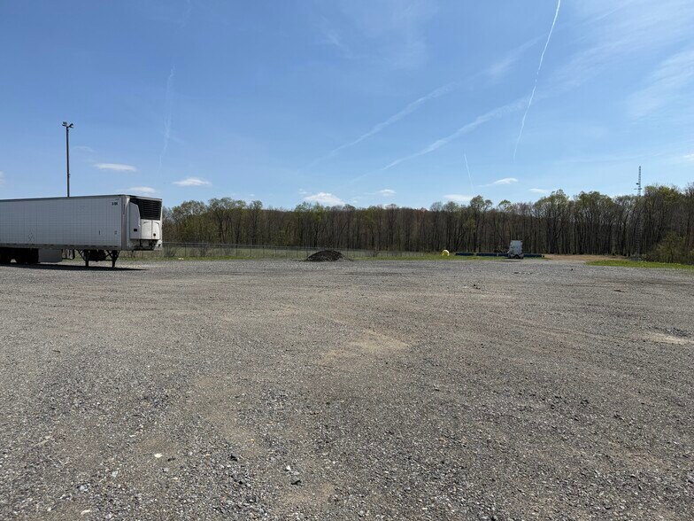 More Photos Of 4881 Pittsburgh Rd, Harrisville Light Distribution For Sale