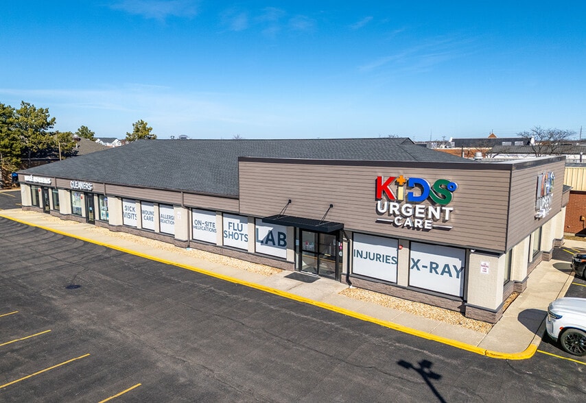 More Photos Of 290 W Loop Rd, Wheaton Storefront Retail Office For Sale