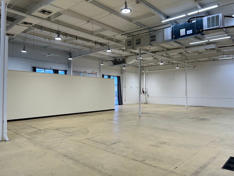 More Photos Of 7400 US Highway 19, New Port Richey Storefront For Lease