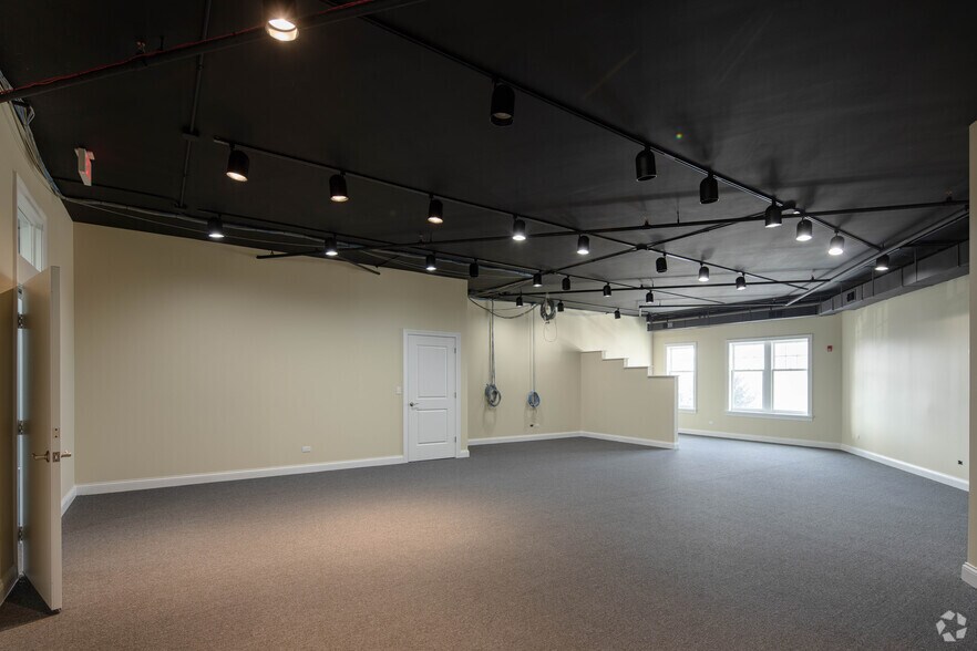 More Photos Of 1232-1280 American Way, Libertyville Medical For Lease