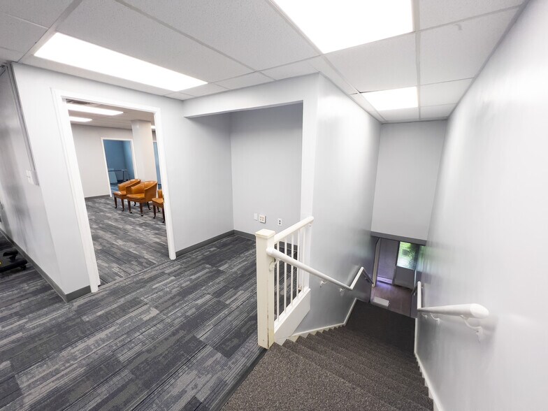 More Photos Of 1431 Elizabeth Ave, Charlotte Office For Lease