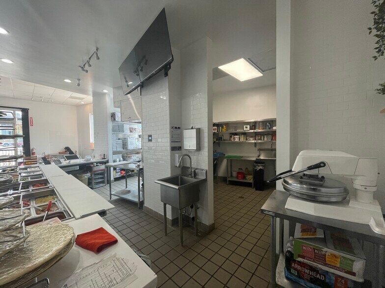 More Photos Of 5900-5930 Monterey Rd, Los Angeles General Retail For Sale