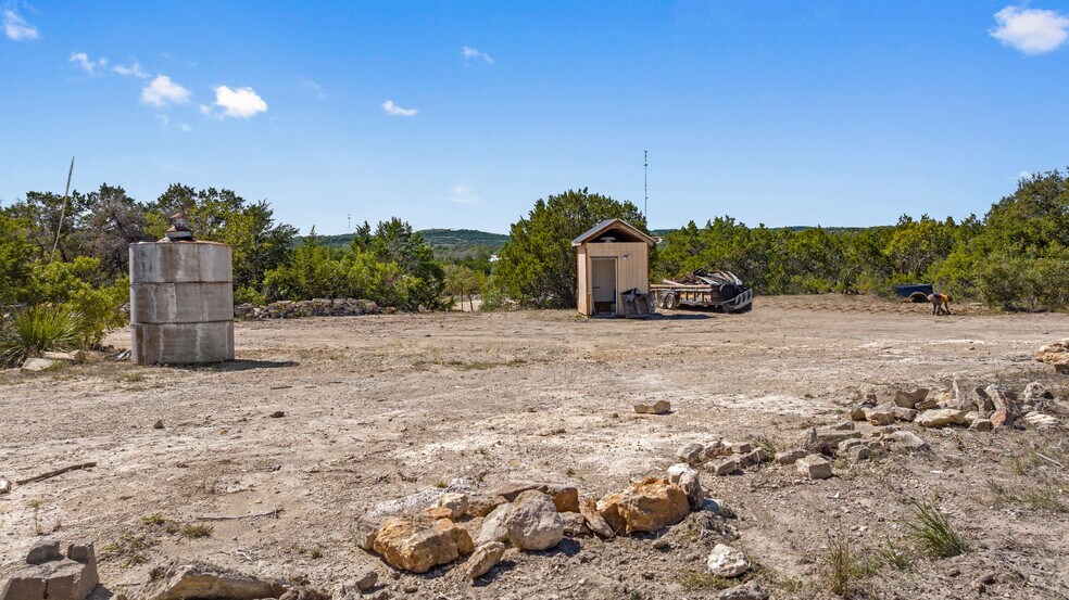 More Photos Of 8662 US 281 hwy, Blanco Land For Sale