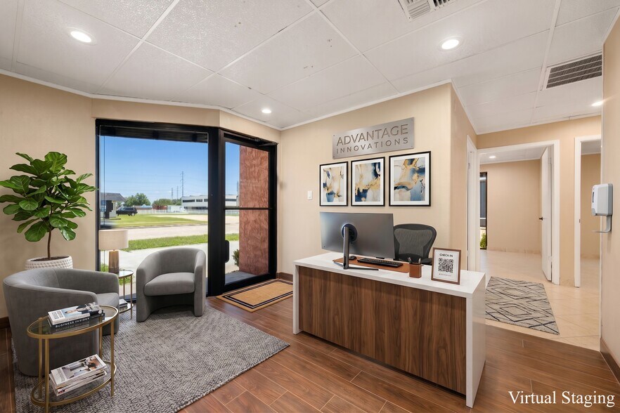 More Photos Of 130 W San Augustine St, Deer Park Office For Sale