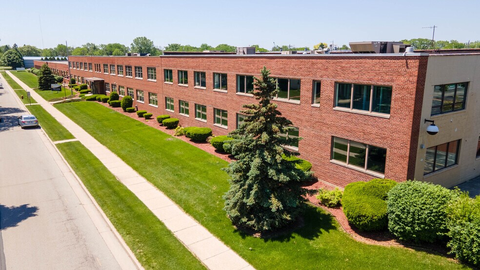 More Photos Of 5055 N Lydell Ave, Glendale Flex For Lease