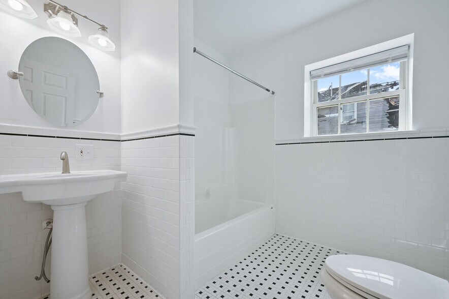 More Photos Of 56 Main St, Stamford Hotel For Sale