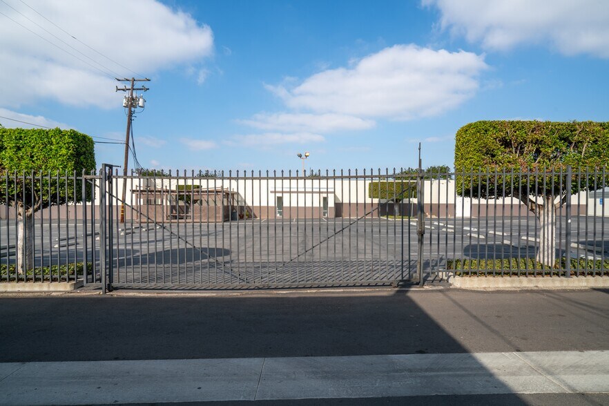 More Photos Of 230 E Spruce Ave, Inglewood Freestanding For Sale
