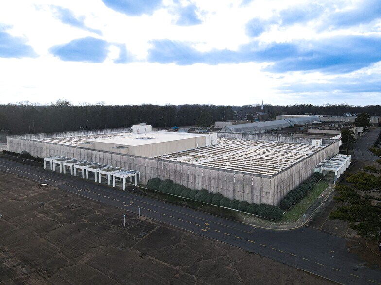 Primary Photo Of 1300 Southland Mall, Memphis Freestanding For Sale