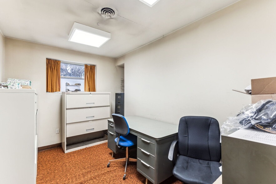 More Photos Of 1453 Edgmont Ave, Chester Office For Sale