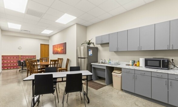 More Photos Of 229 Ibis St, Webster Office For Lease