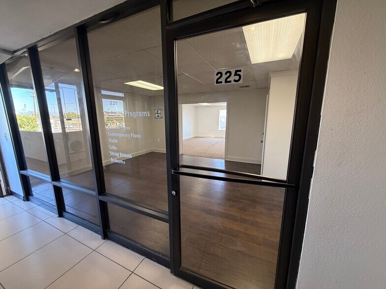 More Photos Of 8130 McFadden Ave, Midway City General Retail For Lease