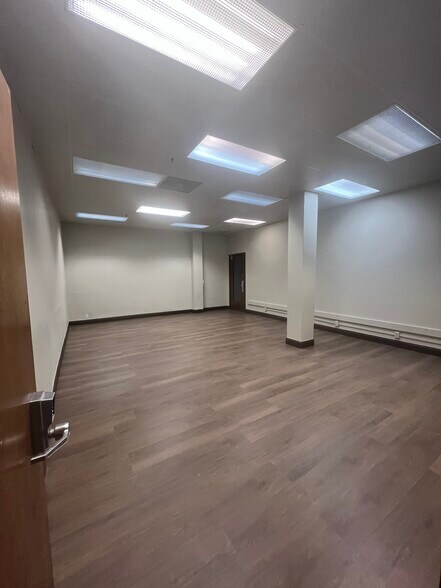 More Photos Of 1543 Pacific Ave, Santa Cruz Storefront Retail Office For Lease