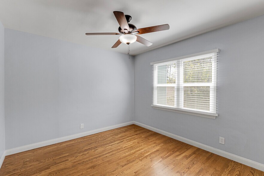 More Photos Of 646 Westminster Dr, Pasadena Multifamily For Sale