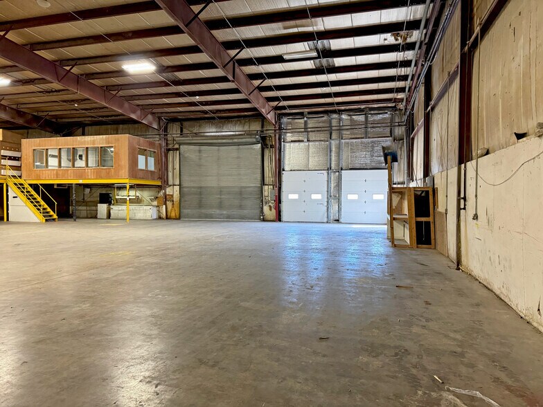 More Photos Of 115 Airport Rd, Selinsgrove Industrial For Lease