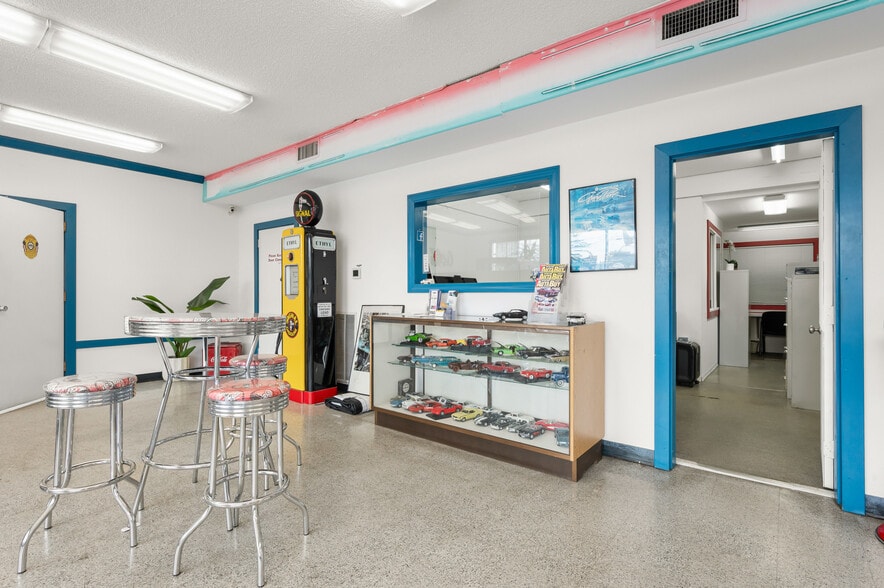 More Photos Of 3521 Franklin Blvd, Eugene Auto Dealership For Sale