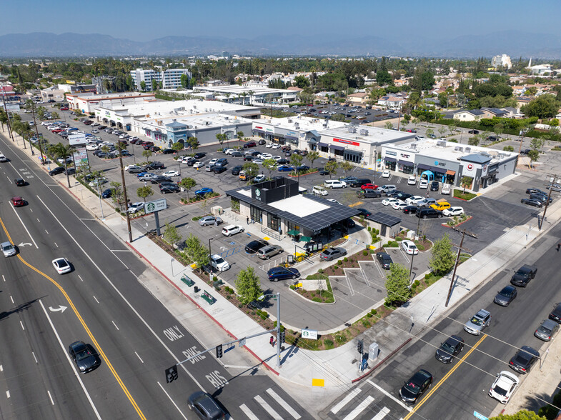 Primary Photo Of 7060-7076 Sepulveda Blvd, Van Nuys Unknown For Lease