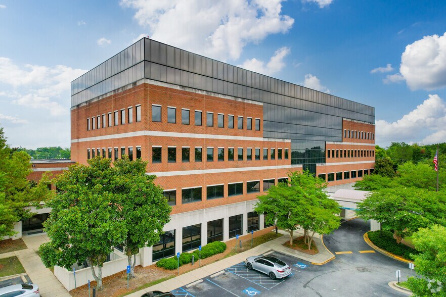 More Photos Of 2100 Comer Ave, Columbus Medical For Lease