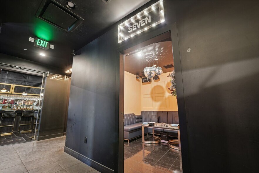 More Photos Of 400 Bergen Blvd, Palisades Park General Retail For Lease