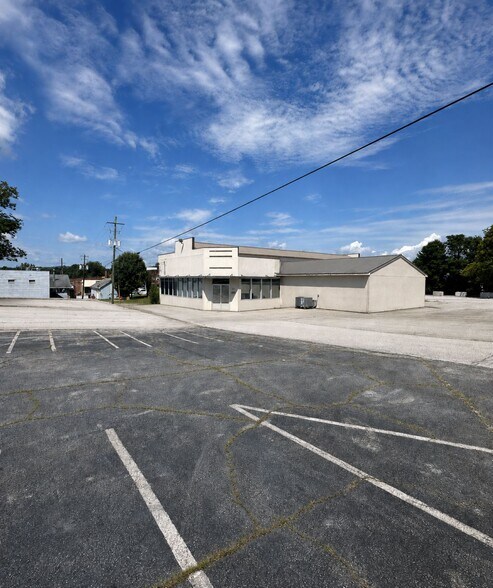 Primary Photo Of 27 N Pond St, Toccoa Flex For Lease