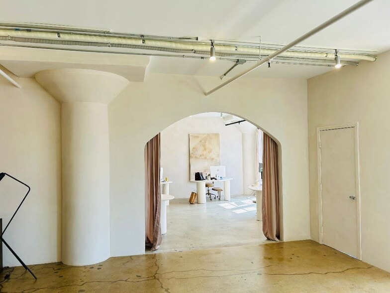 More Photos Of 120 E 8th St, Los Angeles Loft Creative Space For Lease