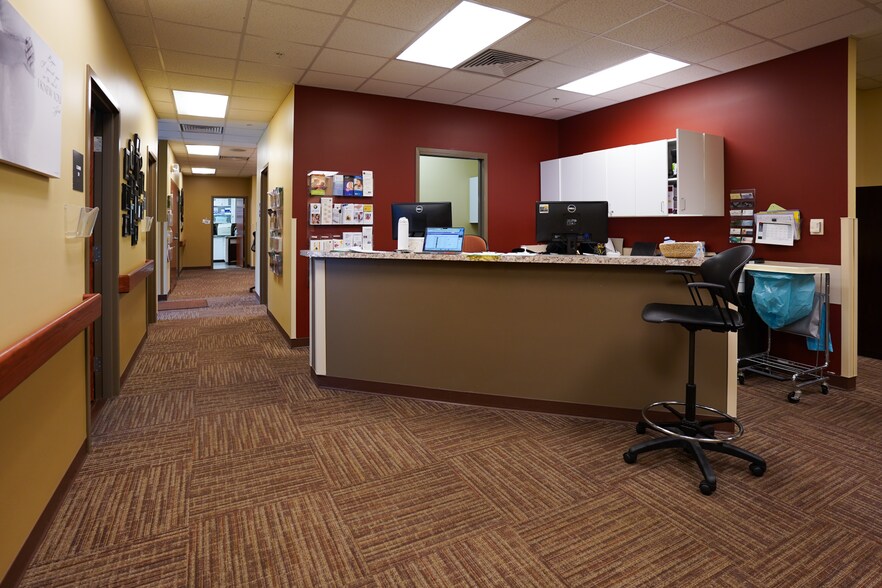 More Photos Of 10228 Dupont Circle Dr, Fort Wayne Medical For Lease