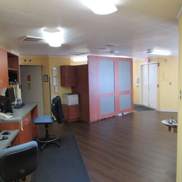 More Photos Of Sunset Road and Hospital Drive, Willingboro Medical For Lease