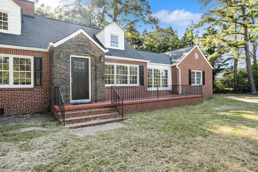 More Photos Of 1409 Georgia Hwy 11, Monroe Office Residential For Sale