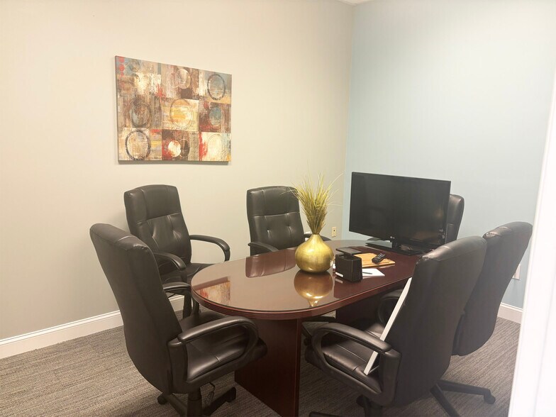 More Photos Of 108 Central Ave, Goose Creek Office For Sale