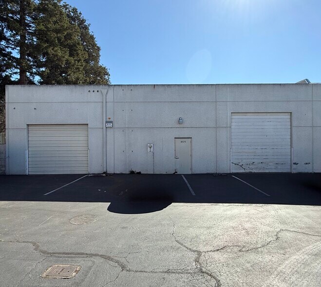 More Photos Of 4171 Business Center Dr, Fremont Manufacturing For Lease
