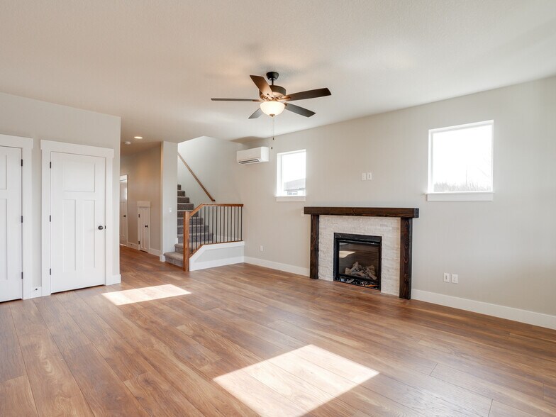 More Photos Of 2932 NW 16th St, Battle Ground Apartments For Sale