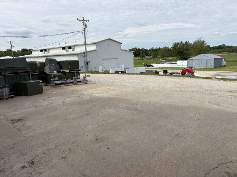 More Photos Of 415 Broad Ave, Stanton Industrial For Sale