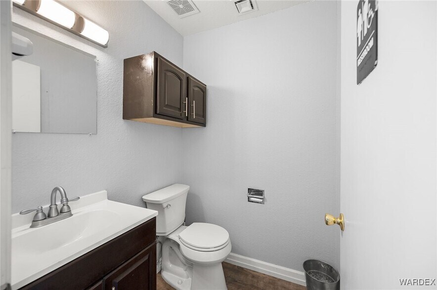 More Photos Of 1055 Empire Dr, Lake Havasu City Distribution For Lease