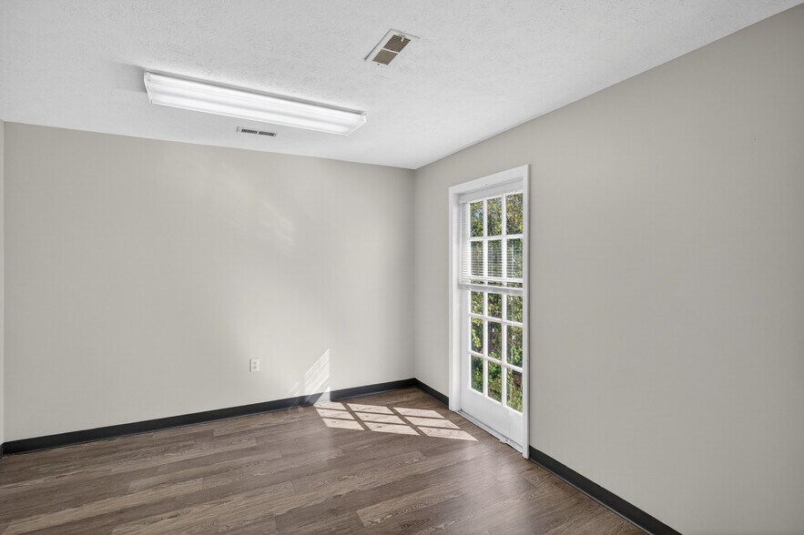 More Photos Of 114 Lexington Tpke, Amherst Medical For Lease
