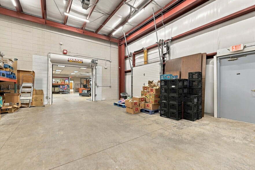 More Photos Of 2321 W Grand Ave, Wisconsin Rapids Office For Sale