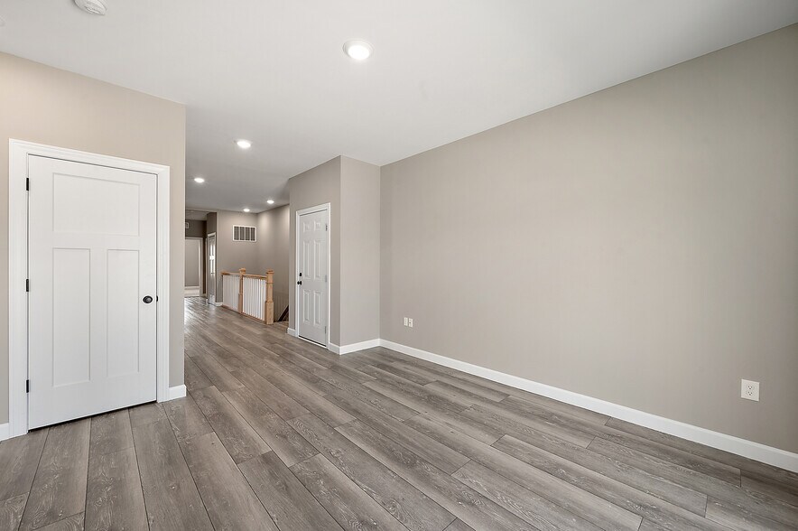 More Photos Of 1241-1251 E Woodward Heights Blvd, Hazel Park Apartments For Sale