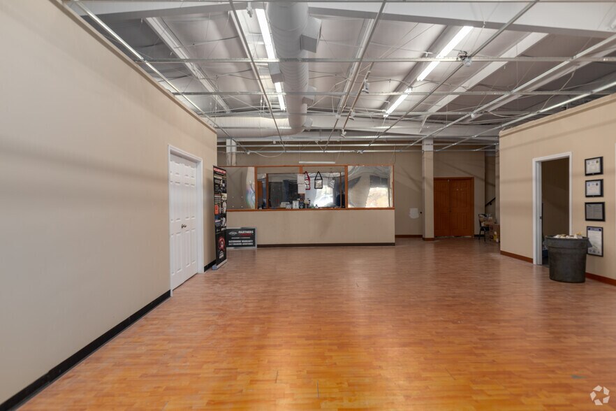 More Photos Of 5006 & 5008 New Bern Ave, Raleigh Showroom For Sale