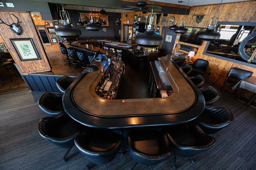 More Photos Of 380 S Lawson Dr, Green Lake Restaurant For Sale
