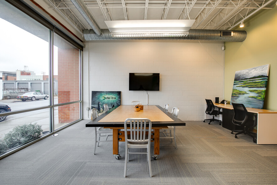 More Photos Of 3310 W Clay St, Richmond Showroom For Lease