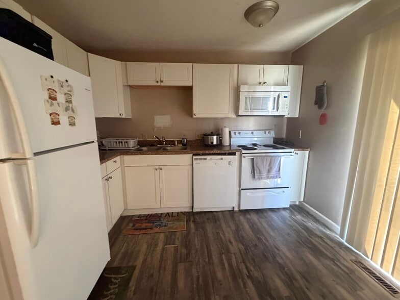 More Photos Of 2600 6th St, Bedford Apartments For Sale