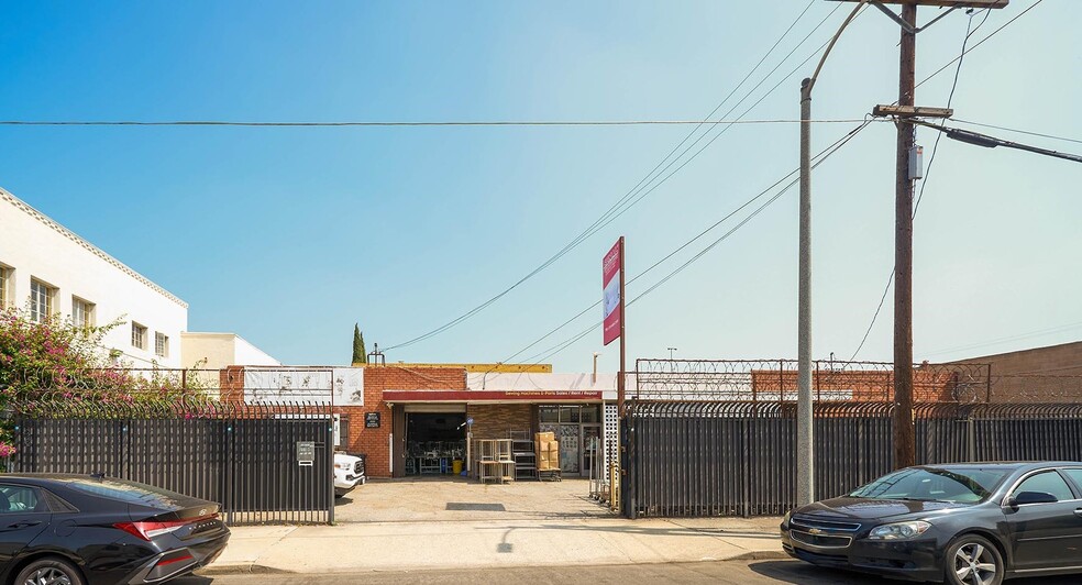 Primary Photo Of 233 W 33rd St, Los Angeles Industrial For Sale