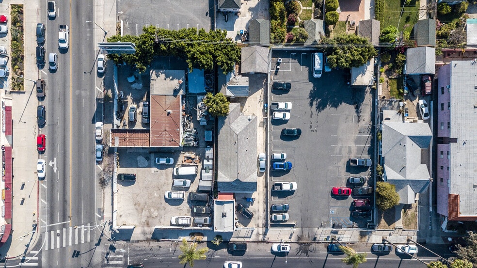 More Photos Of 220 N Oxford Ave, Los Angeles Office Residential For Sale