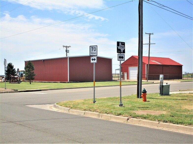 Primary Photo Of 1300 S Hobart St, Pampa Contractor Storage Yard For Sale