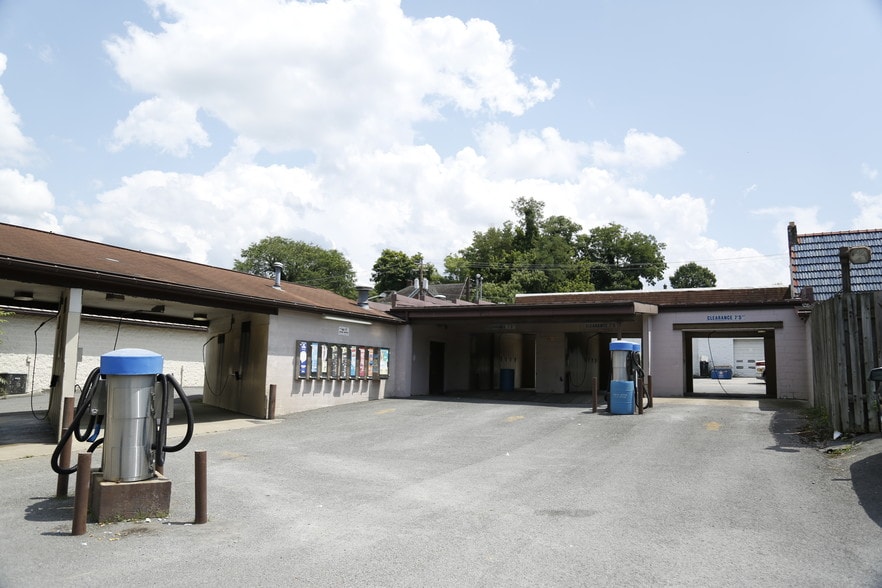 More Photos Of 132 S High St, Morgantown Carwash For Sale