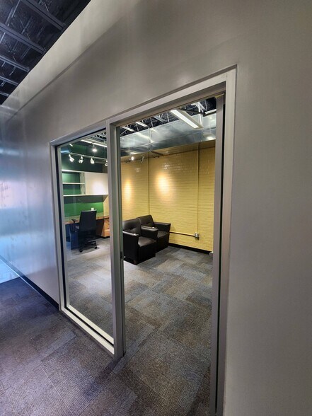 More Photos Of 408 S Spring St, Burlington Loft Creative Space For Lease