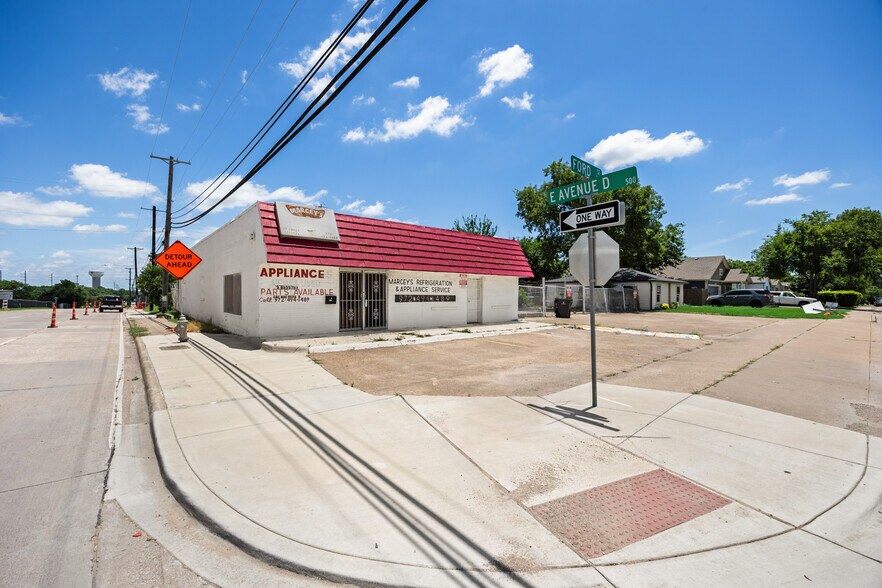 More Photos Of 500 Ford St, Garland Storefront For Lease