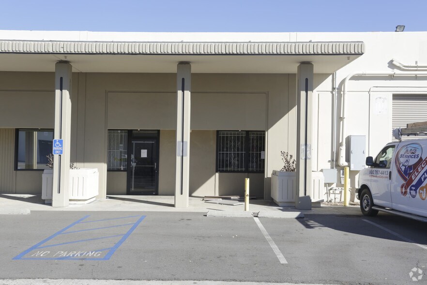 More Photos Of 20501-20507 Belshaw Ave, Carson Distribution For Lease