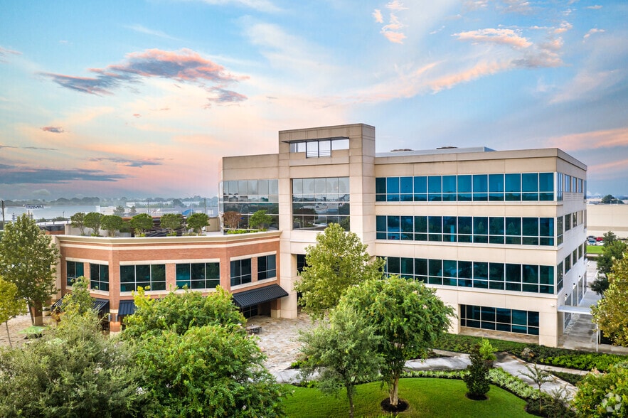 More Photos Of 10603 W Sam Houston Pky N, Houston Unknown For Lease