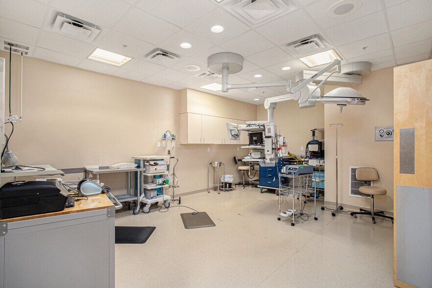 More Photos Of 3770 Capital Ave SW, Battle Creek Medical For Sale