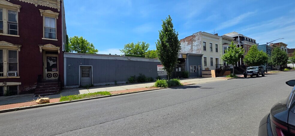 More Photos Of 380 Madison Ave, Albany Storefront Retail Residential For Sale