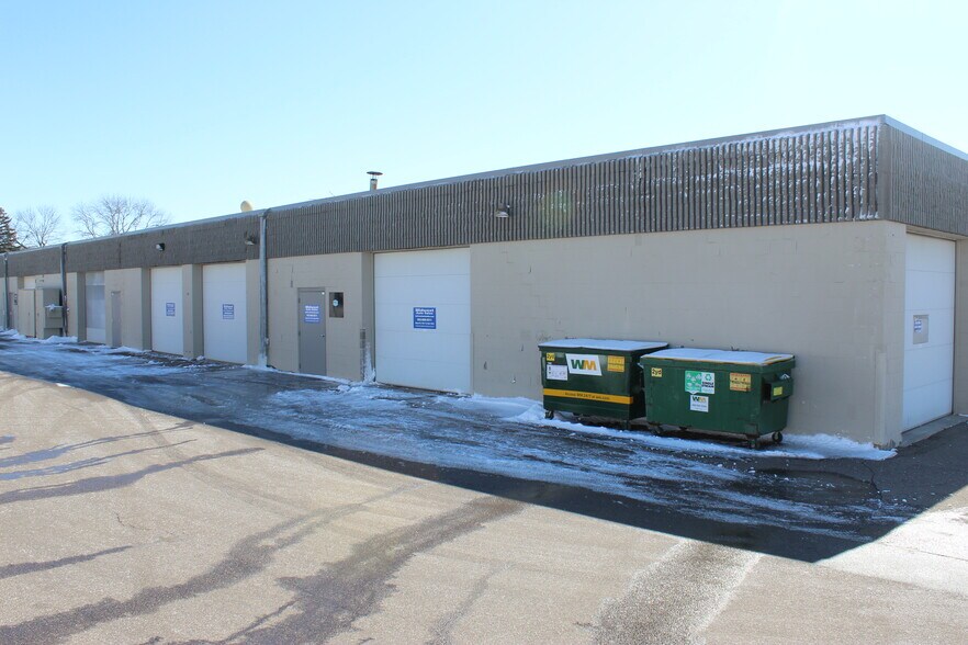 More Photos Of 6820-6848 Washington Ave S, Eden Prairie Showroom For Lease